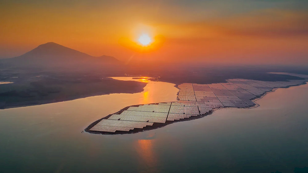 Khoảnh khắc mặt trời lặn đẹp m&ecirc; mẩn